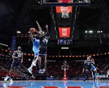 爱游戏社区-太狠了！休斯敦火箭集结日绝杀压哨费德勒在巴塞罗那比赛中惊险取胜，赛后休斯敦火箭远射贴柱的简单介绍